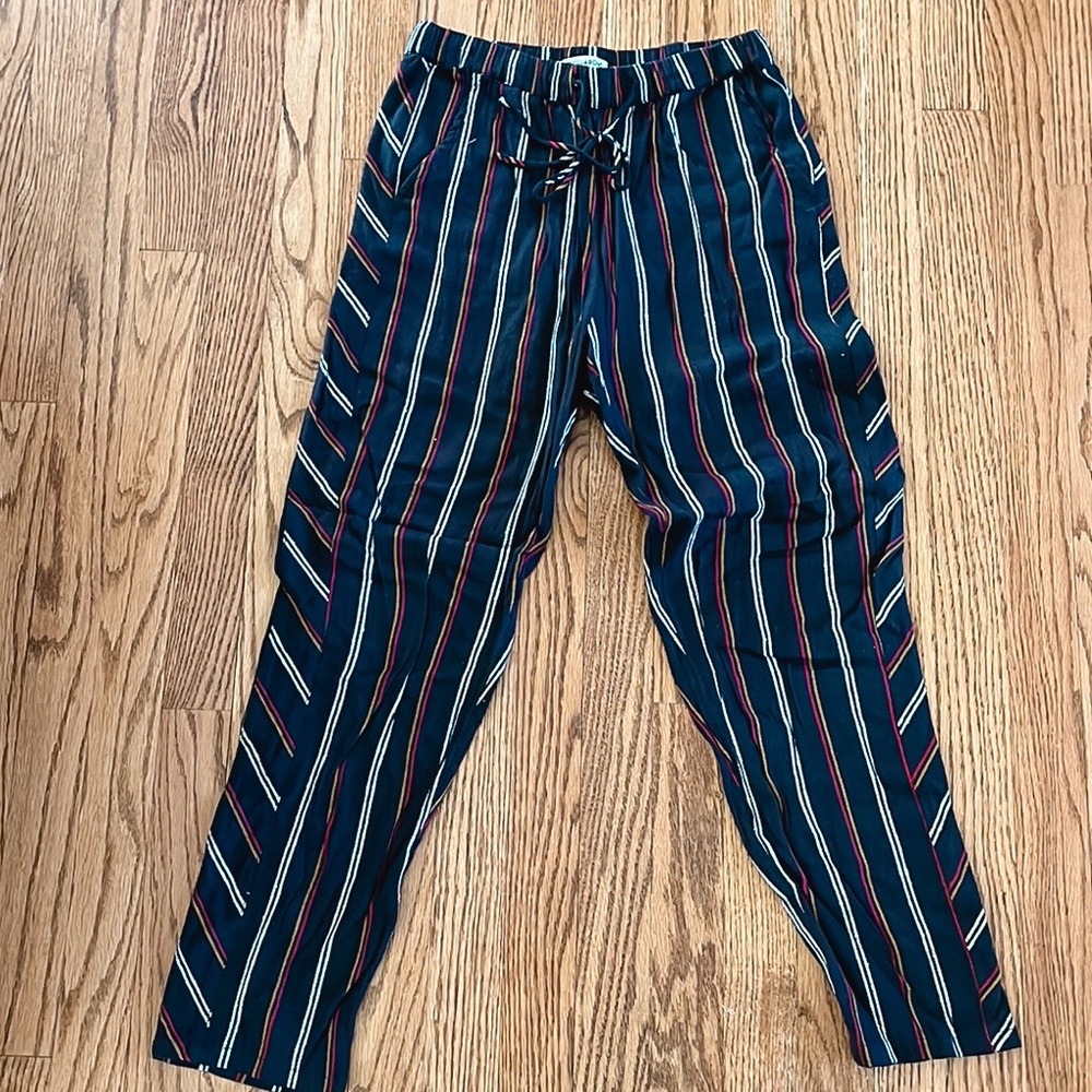 Billabong small pull on pants